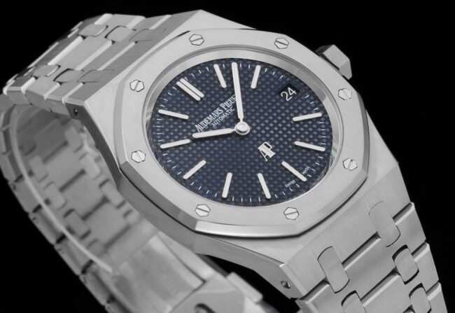 top-tier watch Audemars PiguetRoyal Oak two-hand mechanical movement15202 white steel blue bottom men's watch front view