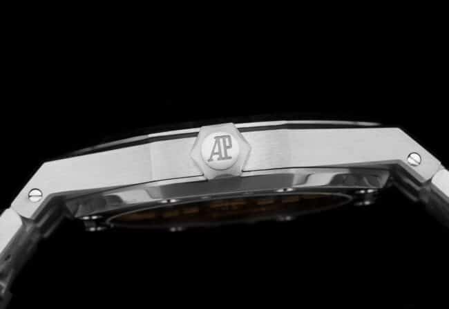 top-tier watch Audemars PiguetRoyal Oak two-hand mechanical movement15202 white steel blue bottom men's watch side view