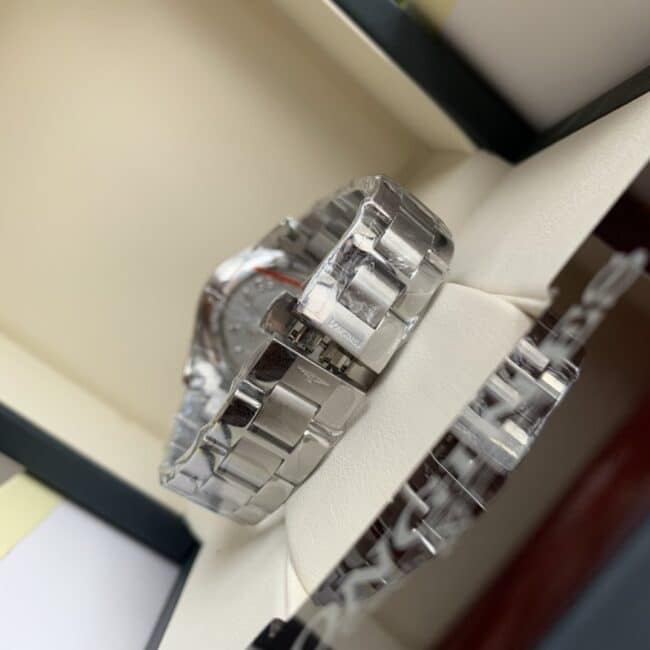 Longines Compaq series white steel blue background diamond ladies quartz watch 8mm ultra-thin design clasp picture