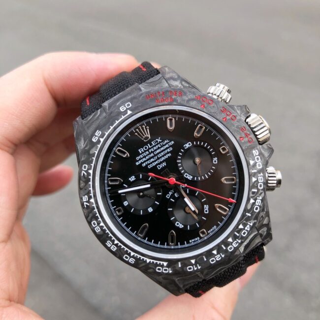 TW Factory Top collectible watches Rolex Cosmo Chronograph Daytona Black Plate Black Bottom Mechanical Men's Watch Front View