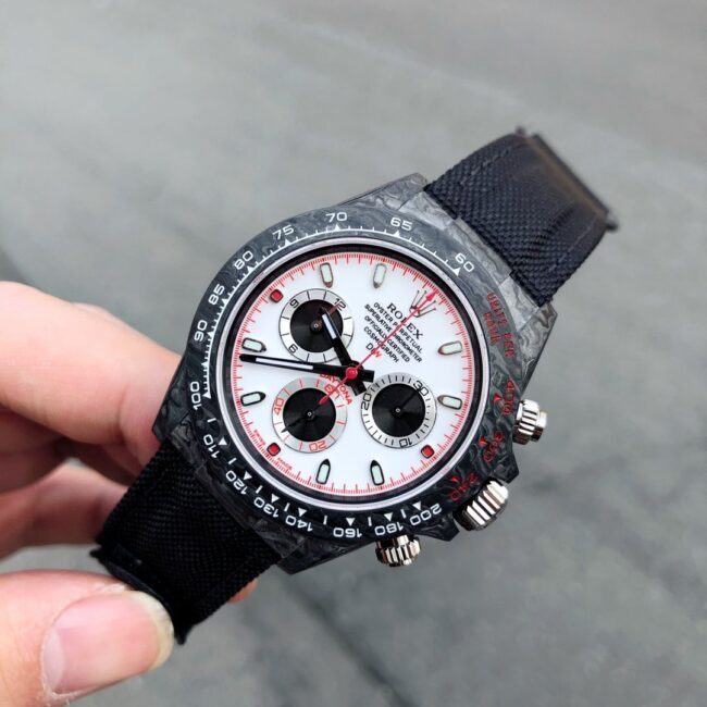 TW factory top-tier watch Rolex universe chronograph Daytona series carbon fiber customized version black dial white background men's watch front view