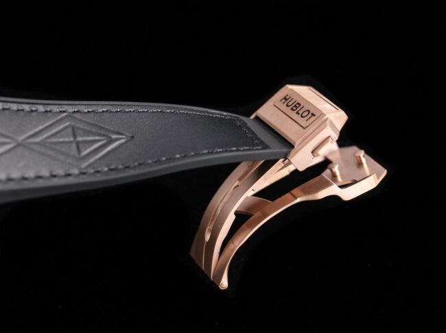 WWF factory top-tier watch Aerospace BigBang series rose gold circle diamond black bottom men's tattoo watch clasp picture