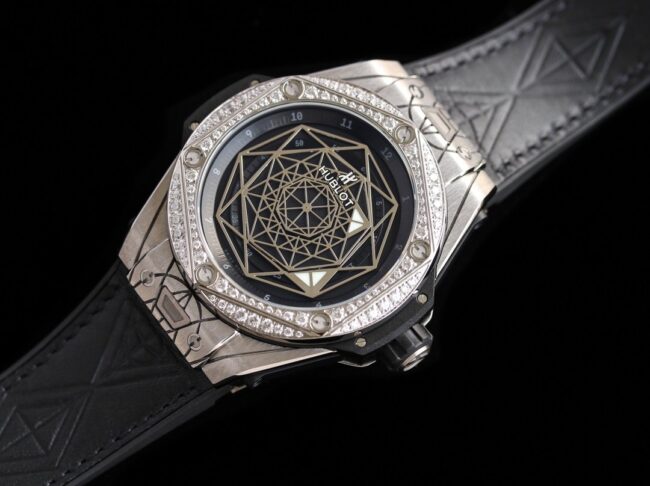 WWF factory top-tier watch Hublot Big Bang series ring diamond K gold black bottom - tattoo men's watch front view