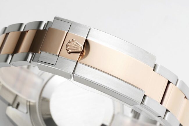GS factory top-tier watch RolexGMT-Master root beer ring rose gold black bottom men's watch clasp picture