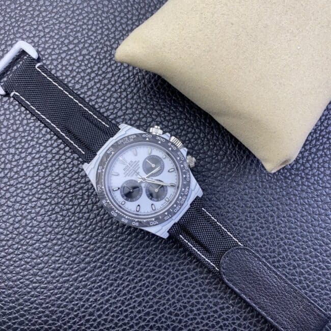 top-tier watch Rolex Daytona carbon fiber white Carbon Di customized black dial white bottom men's watch front view