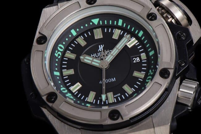 Top-tier watch Hublot King Supreme [titaniumcase] black dial 1400 fully automatic movement men's watch front view