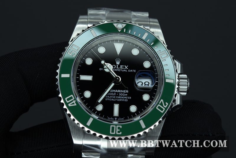 Rolextop-tier watch VS FactoryStarbucks Submariner new model 41 diameter 3235movement front view