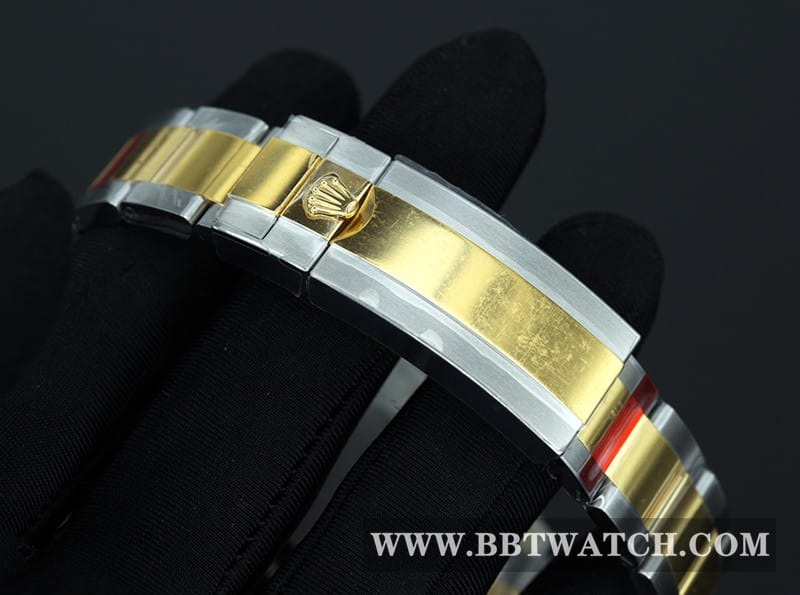 VS FactoryRolex intergold Black Submariner 40 diameter 3135 movementtop-tier watch side view