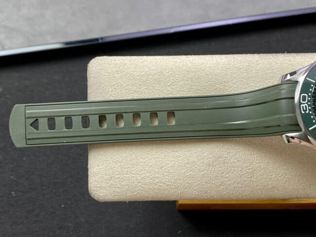 Omega 2022 Latest Seamaster 300 Dual Tone Black and Green Dial Men's Mechanical Watch with Leather Strap Photos