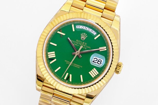 top-tier replicaRolexday displayDatejustK gold men's mechanical watch front view