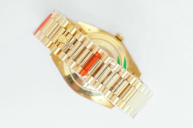 top-tier replicaRolexday displayDatejustK gold men's mechanical watch clasp picture