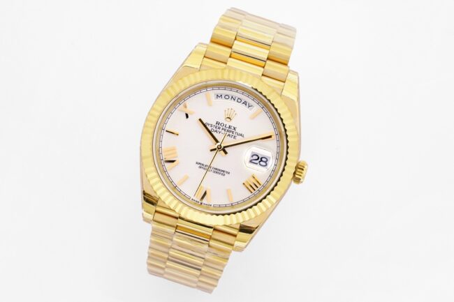 top-tier replicaRolexday displayDatejust 18K gold white dial men's mechanical watch front view
