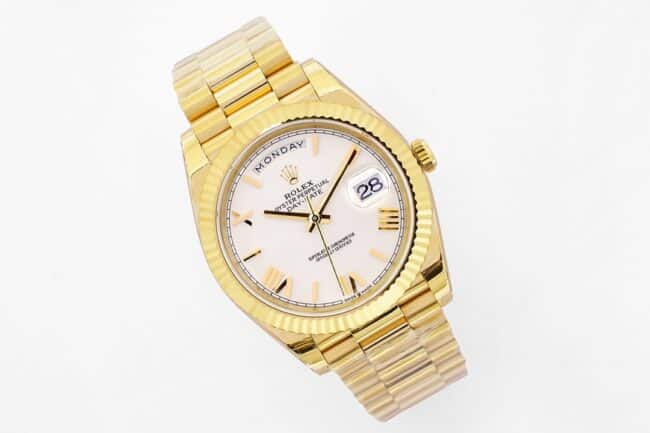 top-tier replicaRolexday displayDatejust 18K gold white dial men's mechanical watch front view