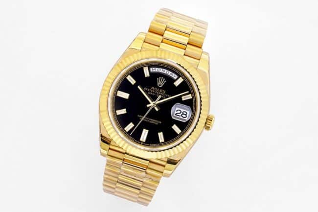 top-tier replicaRolexday displayDatejust18K gold black dial men's mechanical watch front view