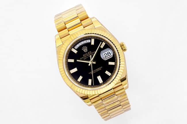 top-tier replicaRolexday displayDatejust18K gold black dial men's mechanical watch front view