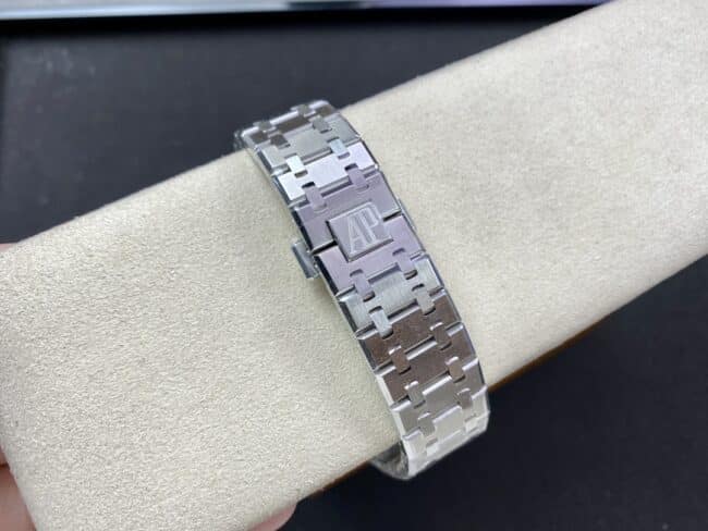 top-tier replicaAudemars Piguet hollow Royal Oak offshore 15407ST.OO.1220ST.01 men's mechanical watch clasp picture