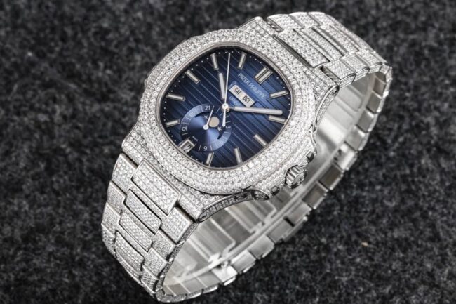 top-tier replicaPatek Philippe sporty and elegant baby's breath series Nautilus full diamond white steel blue dial men's mechanical watch front view