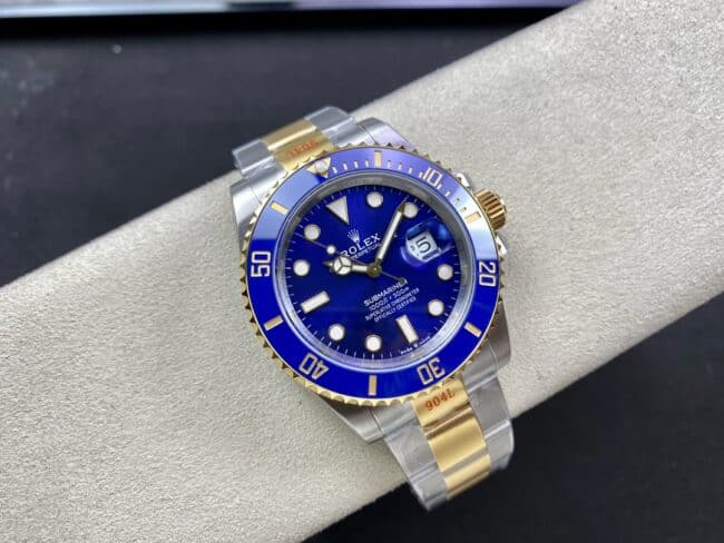 VS Factorytop-tier replicaRolex gold and blue Submariner 41mm new shell type genuine open mold men's mechanical watch front view
