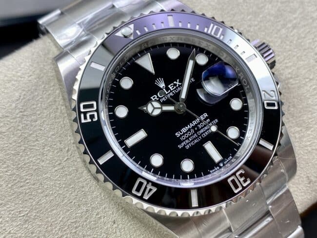 VS Factorytop-tier replicaRolexBlack Submariner 41mm new shell type genuine open mold men's mechanical watch front view