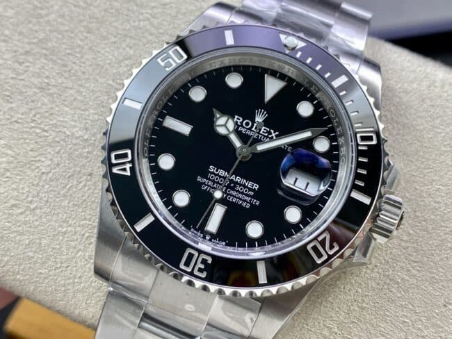 VS Factorytop-tier replicaRolexBlack Submariner 41mm new shell type genuine open mold men's mechanical watch front view
