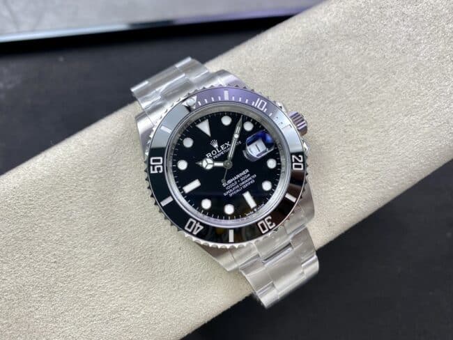 VS Factorytop-tier replicaRolexBlack Submariner 41mm new shell type genuine open mold men's mechanical watch front view