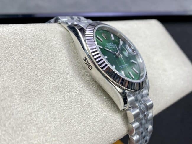top-tier replica2022 official new color matching RolexDatejust41mmgreen dial men's mechanical watch side view