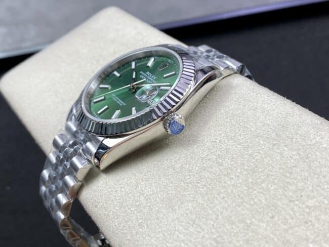top-tier replica2022 official new color matching RolexDatejust41mmgreen dial men's mechanical watch side view