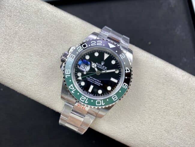 top-tier replicaRolex snow rose ring left-handed GMT-Master series GMT men's mechanical watch front view