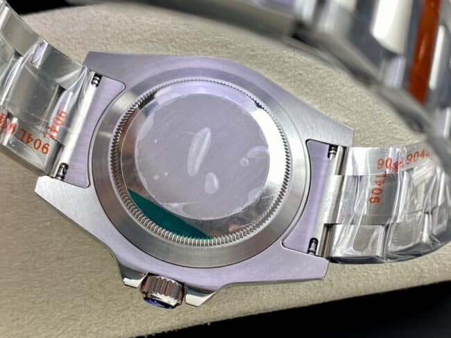top-tier replicaRolex snow rose ring left-handed GMT-Master series GMT men's mechanical watch back view