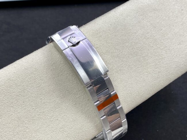 top-tier replicaRolex snow rose ring left-handed GMT-Master series GMT men's mechanical watch clasp picture