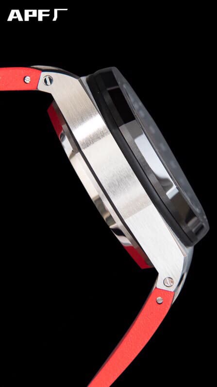 top-tiersuper cloneAPFblack dialAudemars PiguetRoyal Oak Offshore 26470 watch side view