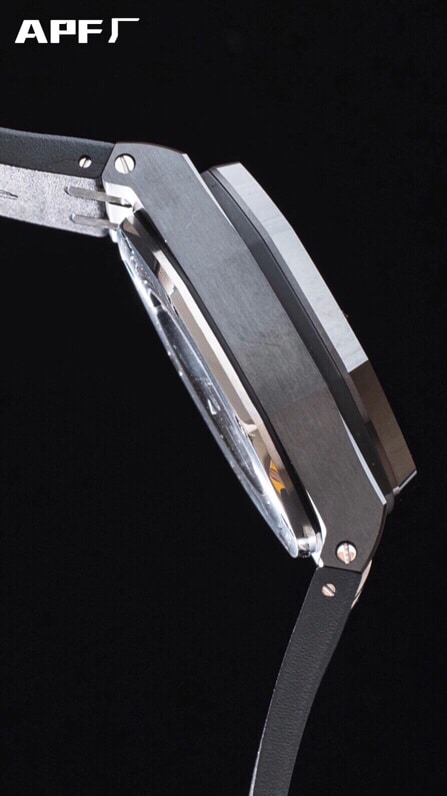 Side view of Dachang high-quality replicaAPFAudemars PiguetRoyal Oak offshore black dial26400ceramicchronograph watch devoted to research and development