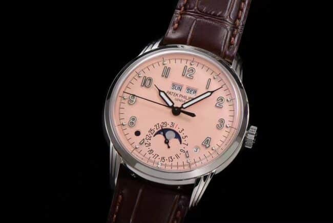High-quality replicaGR, a major manufacturer, spends a lot of money to create a classic timepiece—Patek Philippe pink 5320G-001 super complex timepiece with a diameter of 40 mm, front view