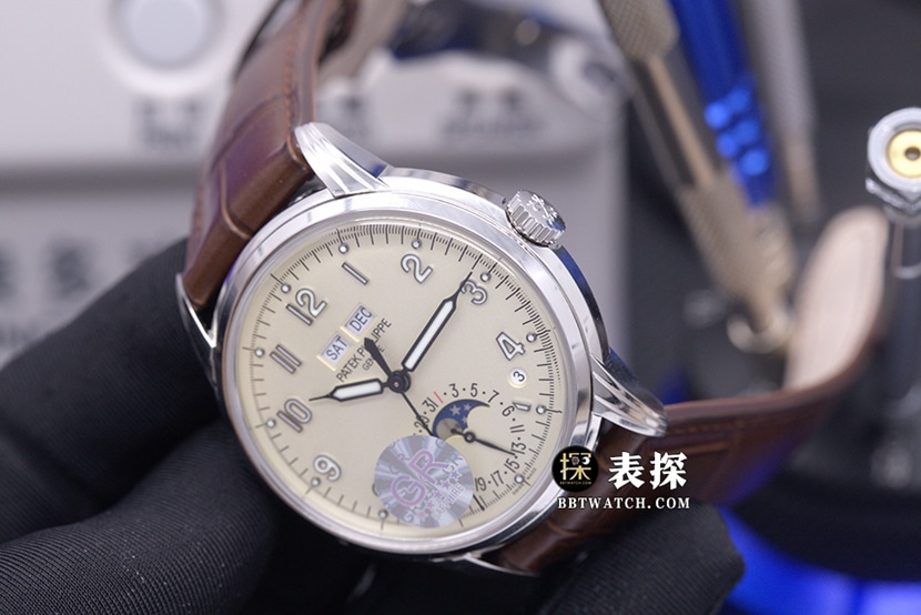 GR factory complications Patek Philippe1:1replica watch lume milk white dialmoon phaseleather strap model 5320G-001front live photo