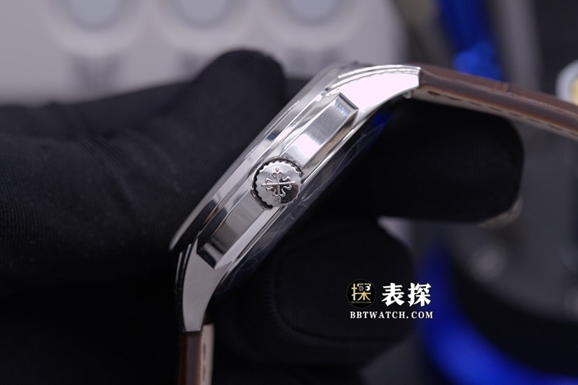 GR factory complications Patek Philippe1:1replica watch lume milk white dialmoon phaseleather strap model 5320G-001side live photo