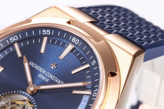 top-tier replicaBBRVacheron Constantin, the king of steel watches with peak appearance, blue dial, travels all over the world tourbillondetail shots
