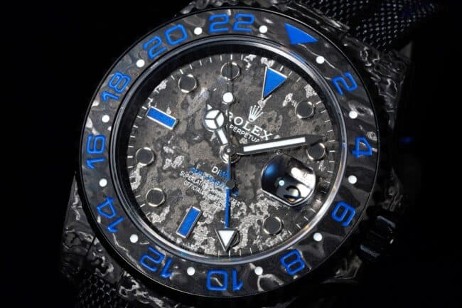 Big factory high-quality replicaVS new product Rolex GMT-Master unique carbon fiber pattern watch front view