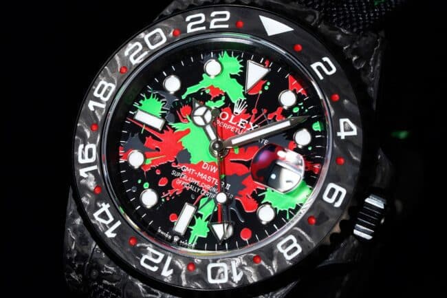 top-tier replicaVSRolexGMT-Master new carbon fiber case carbon fiber pattern watch front view