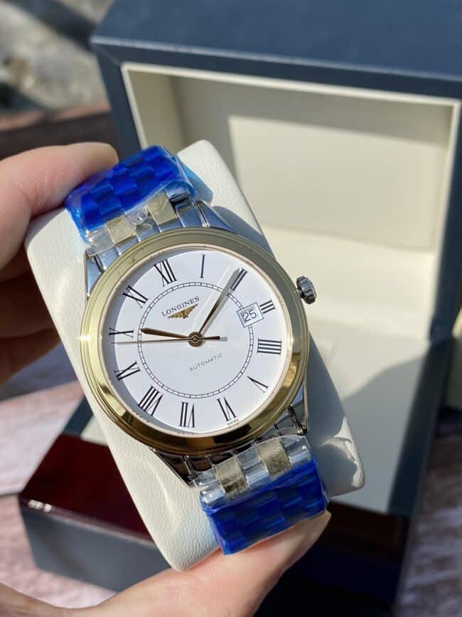 top-tiersuper cloneLongines military flag series white steel Swiss carved movement couple watch front view