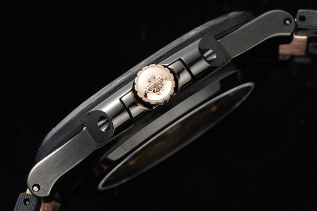 The aesthetic presentation of Patek Philippe Nautilus5711 carbon fiber is reshaped by DiW to make a watch side view