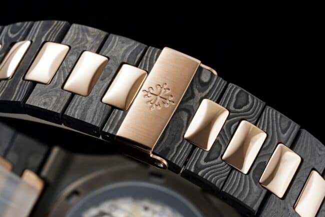 The aesthetic presentation of Patek Philippe Nautilus 5711 carbon fiber is reinvented by DiW to make a watch clasp picture