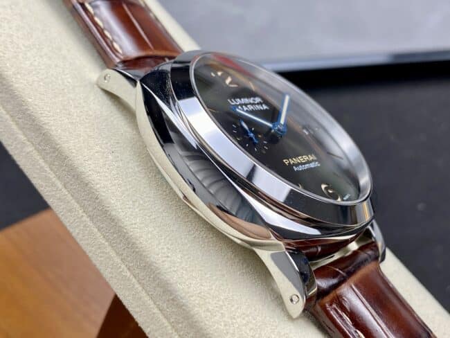 Dachang high-quality replicaPanerai white steel green dialPAM1116 watch side view