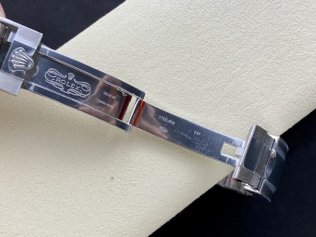 top-tier replicaC factory Rolex blue dial yacht series 3235movement904 stainless steel watch clasp picture