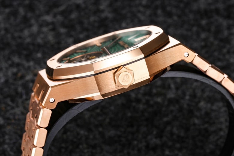 Top R8 factory latest release new 2022 Audemars Piguet Royal Oak self-winding tourbillon watch side view