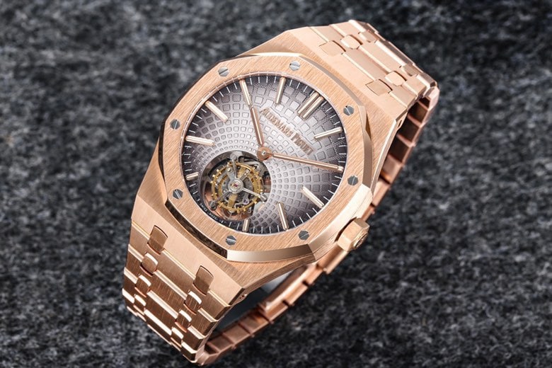 The top-tiersuper cloneR8 factory recently released the new 2022 Audemars Piguetrose gold gray dial Royal Oak self-winding tourbillon watch front view
