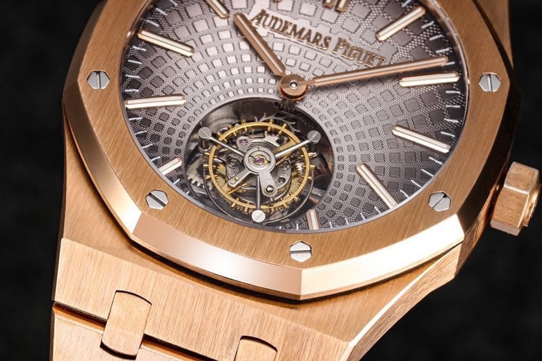 top-tiersuper cloneR8 factory recently released the new 2022 Audemars Piguetrose gold gray plate Royal Oak self-winding tourbillon watch detail shots