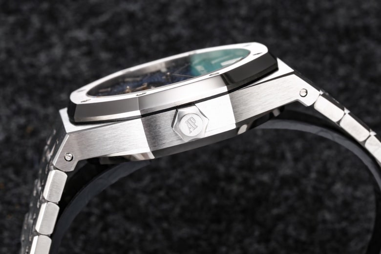 Side view of big factory high-quality replicaR8 factory 2022 Audemars Piguetblue dialRoyal Oak self-winding tourbillon men's watch