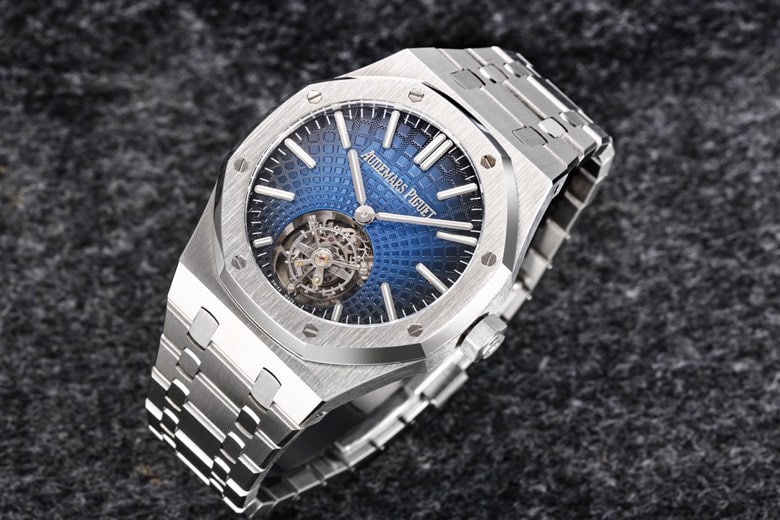 Dachang high-quality replicaR8 factory 2022 Audemars Piguetblue dialRoyal Oak self-winding tourbillon men's watch front view