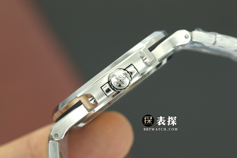 3K Factory sporty and elegant Patek Philippe1:1replica watch lumegreen dialsteel bracelet model 5711/1A-014side live photo