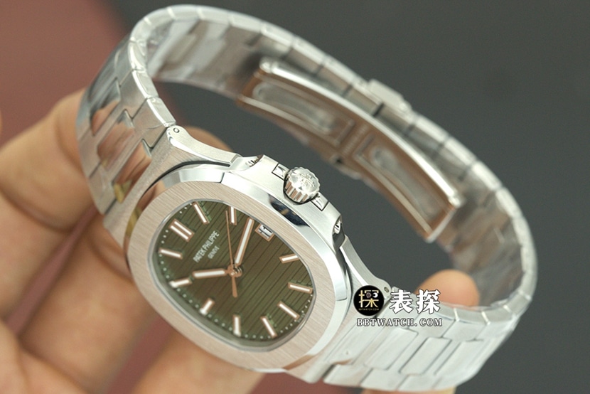 3K Factory sporty and elegant Patek Philippe1:1replica watch lumegreen dialsteel bracelet model 5711/1A-014side live photo